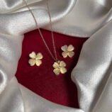 Elegant Gold Floral Pendant Necklace Set with Crystal Accent